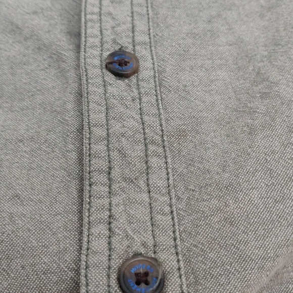 MODERN AMUSEMENT Button Down | S - Picture 6 of 11